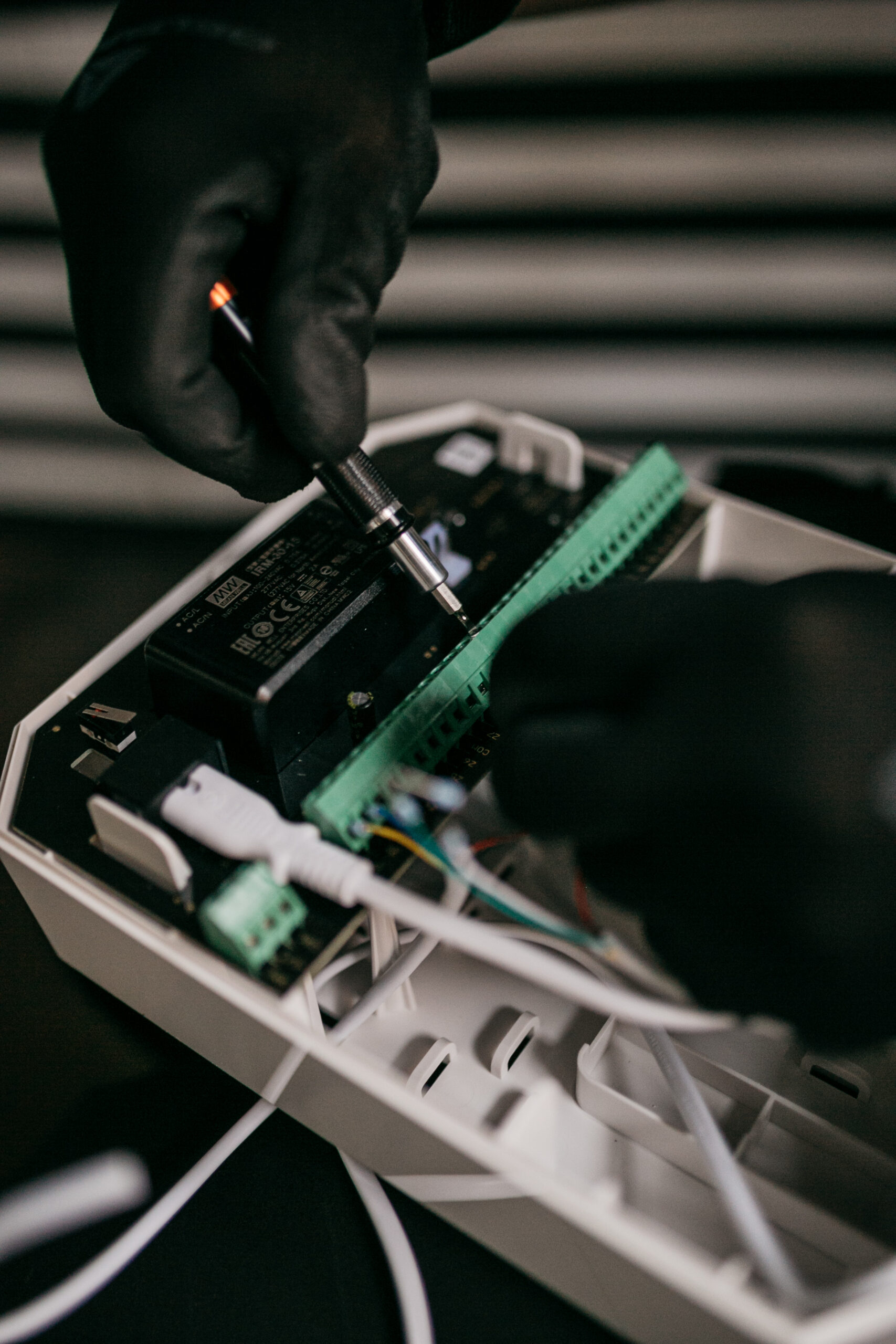 Maintenance système de sécurité Ajax avec câblage et vérification technique